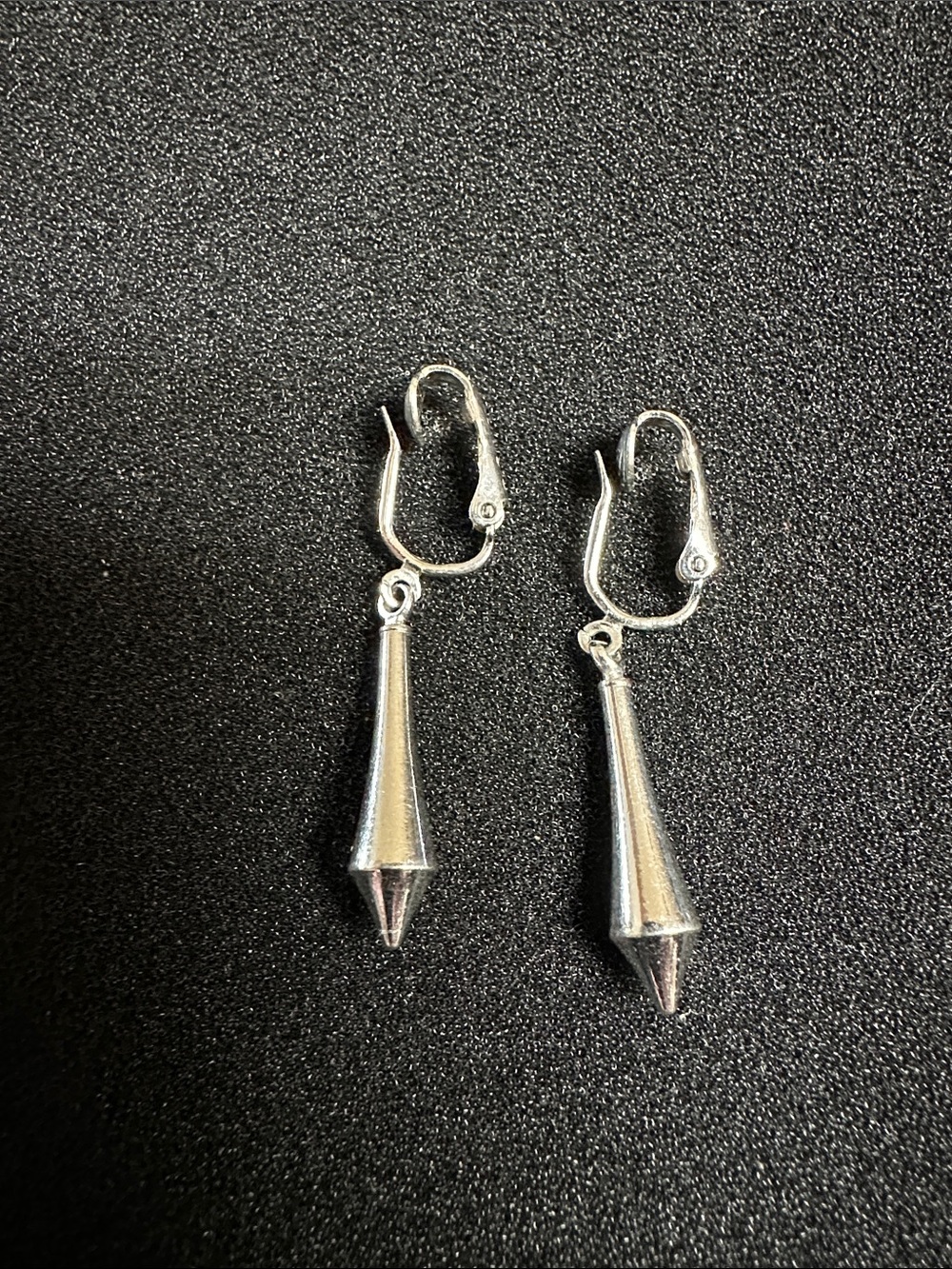 Vintage 1960’s Sarah Coventry Silver Tone Cone Drop Clip-On Earrings